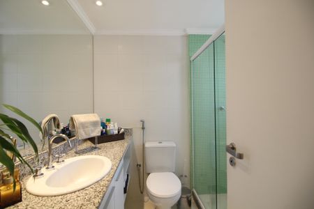 Casa de condomínio para alugar com 170m², 3 quartos e 4 vagasQuarto 3 - Suíte