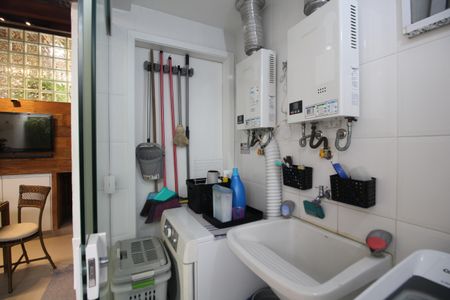 Casa de condomínio para alugar com 170m², 3 quartos e 4 vagasÁrea de Serviço