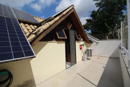 Casa de condomínio para alugar com 170m², 3 quartos e 4 vagasEscritório - Varanda