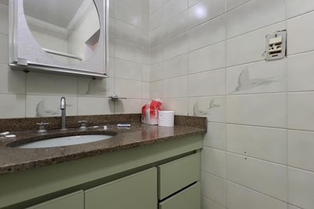 Casa à venda com 300m², 3 quartos e 2 vagasBanheiro da Suíte