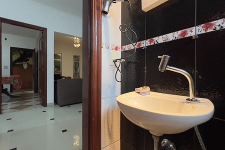 Casa à venda com 300m², 3 quartos e 2 vagasLavabo