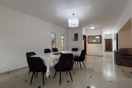Casa à venda com 300m², 3 quartos e 2 vagasSala e Sala de Jantar