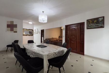 Casa à venda com 300m², 3 quartos e 2 vagasSala e Sala de Jantar