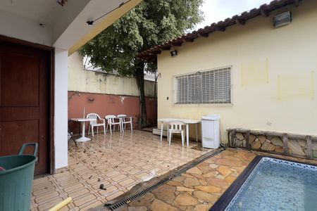 Casa à venda com 300m², 3 quartos e 2 vagasÁrea externa