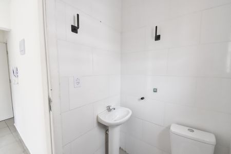Banheiro de kitnet/studio para alugar com 1 quarto, 25m² em Capitão Braz, São Paulo