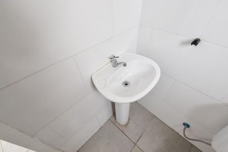 Banheiro de kitnet/studio para alugar com 1 quarto, 25m² em Capitão Braz, São Paulo