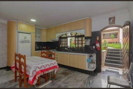 Casa para alugar com 240m², 4 quartos e 3 vagasCozinha