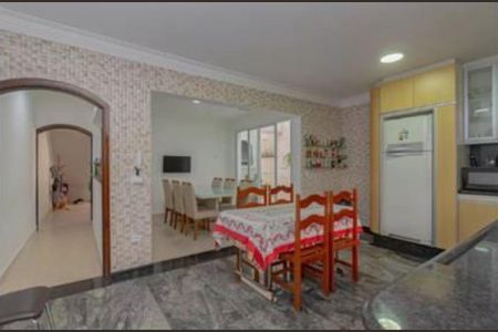 Casa para alugar com 240m², 4 quartos e 3 vagasCozinha