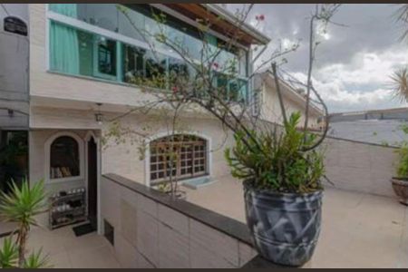 Casa para alugar com 240m², 4 quartos e 3 vagasÁrea externa