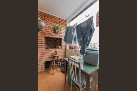 Apartamento à venda com 115m², 2 quartos e 1 vagaÁrea de Serviço