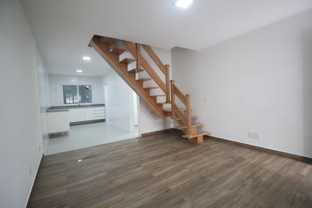 Casa à venda com 134m², 3 quartos e 2 vagasSala