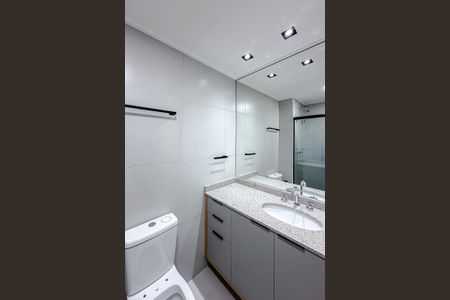 Banheiro de kitnet/studio para alugar com 1 quarto, 21m² em Paraíso, São Paulo