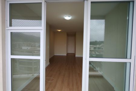 Apartamento à venda com 75m², 3 quartos e 1 vaga Apartamento à venda com 75m², 3 quartos e 1 vagaVaranda