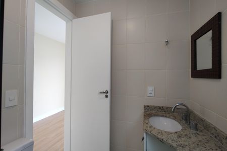 Apartamento à venda com 75m², 3 quartos e 1 vaga Apartamento à venda com 75m², 3 quartos e 1 vagaBanheiro da Suíte