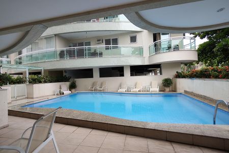 Apartamento à venda com 75m², 3 quartos e 1 vaga Apartamento à venda com 75m², 3 quartos e 1 vagaÁrea comum - Piscina