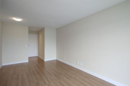 Apartamento à venda com 75m², 3 quartos e 1 vaga Apartamento à venda com 75m², 3 quartos e 1 vagaSala