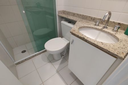 Apartamento à venda com 75m², 3 quartos e 1 vaga Apartamento à venda com 75m², 3 quartos e 1 vagaBanheiro Social