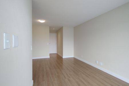 Apartamento à venda com 75m², 3 quartos e 1 vaga Apartamento à venda com 75m², 3 quartos e 1 vagaSala