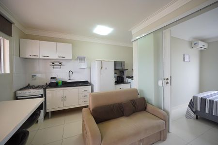 Sala - cozinha de apartamento para alugar com 1 quarto, 36m² em Ingleses do Rio Vermelho, Florianópolis