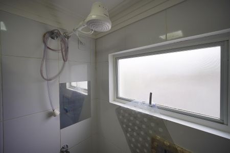 Banheiro de apartamento para alugar com 1 quarto, 36m² em Ingleses do Rio Vermelho, Florianópolis