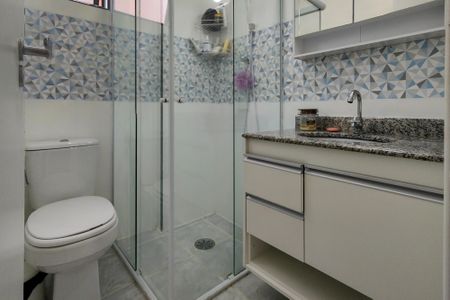 Apartamento para alugar com 84m², 2 quartos e 1 vaga Apartamento para alugar com 84m², 2 quartos e 1 vagaBanheiro da suite