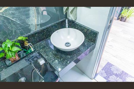 Casa para alugar com 300m², 4 quartos e 5 vagasBanheiro