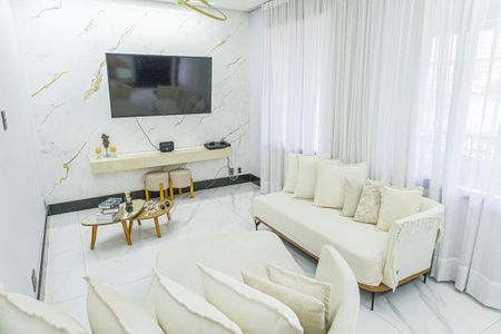 Casa para alugar com 300m², 4 quartos e 5 vagasSala