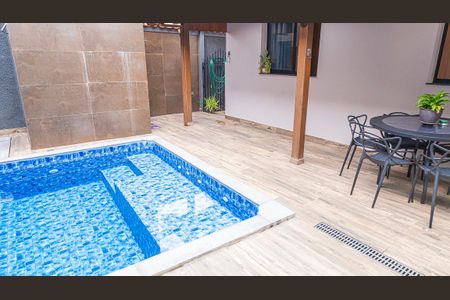 Casa para alugar com 300m², 4 quartos e 5 vagasArea externa / lazer