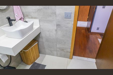 Casa para alugar com 300m², 4 quartos e 5 vagassuite