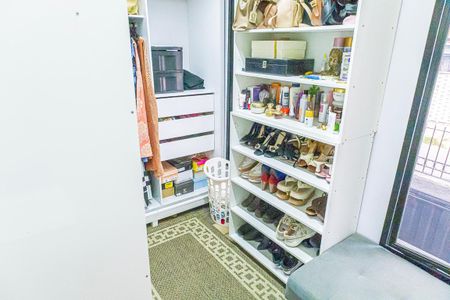 Casa para alugar com 300m², 4 quartos e 5 vagasCloset
