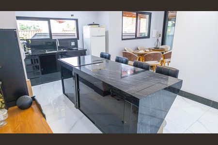Casa para alugar com 300m², 4 quartos e 5 vagasCozinha
