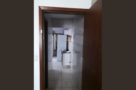 Casa à venda com 80m², 3 quartos e 3 vagasCorredor
