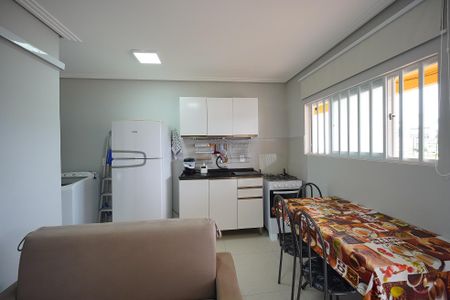Sala - Cozinha de apartamento para alugar com 1 quarto, 36m² em Ingleses do Rio Vermelho, Florianópolis