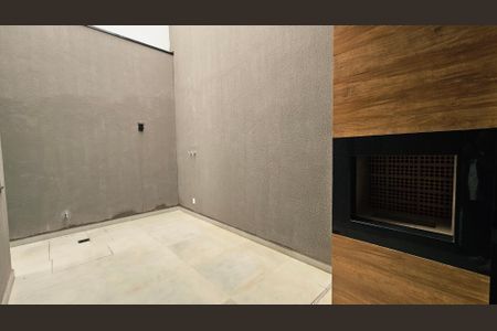 Casa de condomínio à venda com 150m², 3 quartos e 4 vagas