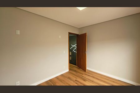 Casa de condomínio à venda com 150m², 3 quartos e 4 vagas