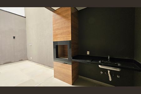 Casa de condomínio à venda com 150m², 3 quartos e 4 vagas
