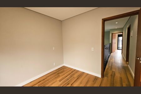 Casa de condomínio à venda com 150m², 3 quartos e 4 vagas