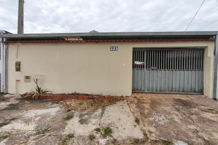 Casa à venda com 171m², 3 quartos e 6 vagas Casa à venda com 171m², 3 quartos e 6 vagasFachada
