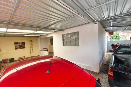 Casa à venda com 171m², 3 quartos e 6 vagasQuintal - Garagem