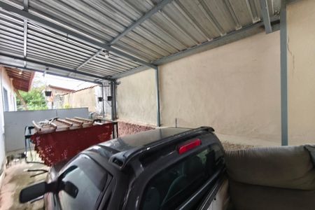 Casa à venda com 171m², 3 quartos e 6 vagasQuintal - Garagem