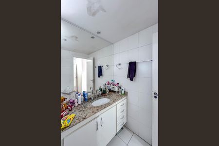 Apartamento à venda com 127m², 4 quartos e 2 vagasBanheiro da Suíte 2