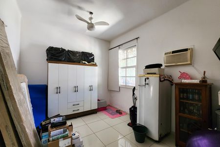Casa à venda com 450m², 5 quartos e 3 vagas Casa à venda com 450m², 5 quartos e 3 vagasQuarto 1
