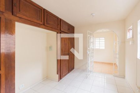 Casa à venda com 450m², 5 quartos e 3 vagas Casa à venda com 450m², 5 quartos e 3 vagasCasa 2 - Quarto
