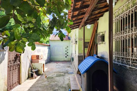 Casa à venda com 450m², 5 quartos e 3 vagas Casa à venda com 450m², 5 quartos e 3 vagasQuintal
