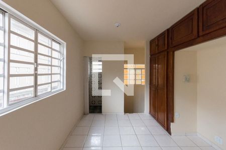 Casa à venda com 450m², 5 quartos e 3 vagas Casa à venda com 450m², 5 quartos e 3 vagasCasa 2 - Quarto