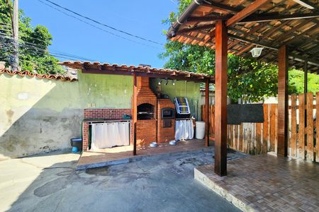 Casa à venda com 450m², 5 quartos e 3 vagas Casa à venda com 450m², 5 quartos e 3 vagasVaranda