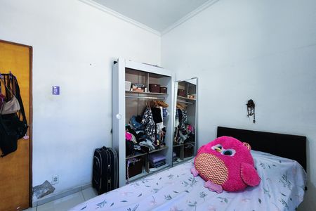 Casa à venda com 450m², 5 quartos e 3 vagas Casa à venda com 450m², 5 quartos e 3 vagasQuarto 2