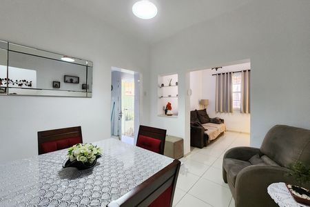 Casa à venda com 450m², 5 quartos e 3 vagas Casa à venda com 450m², 5 quartos e 3 vagasSala de Jantar
