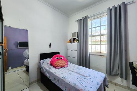 Casa à venda com 450m², 5 quartos e 3 vagas Casa à venda com 450m², 5 quartos e 3 vagasQuarto 2
