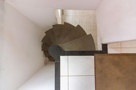 Casa à venda com 250m², 6 quartos e 3 vagasEscada